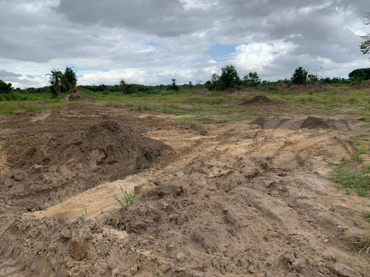 Land grading along the Accra-Kumasi Highway at Panpanso